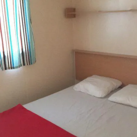 Κάμπινγκ Le Bois De Pins Salses-le-Chateau