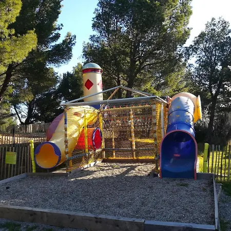 Campsite Le Bois De Pins 3*